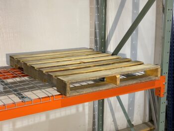 Flared-Wire-Decking-for-Structural-Pallet-Racks