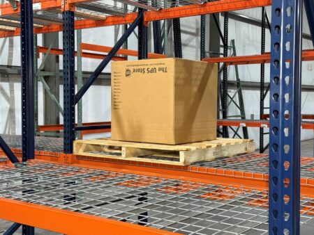 Inside Waterfall Wire Decking on Pallet Rack Inside Waterfall Wire Decking on Pallet Rack