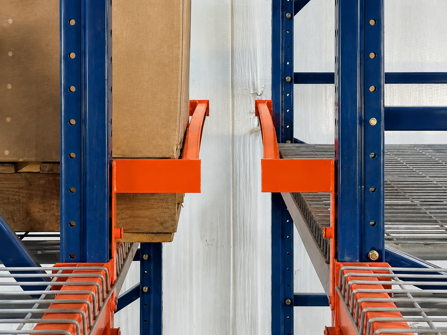 Pallet LoadStop Beams for Back to Back Rows Pallet LoadStop Beams for Back to Back Rows