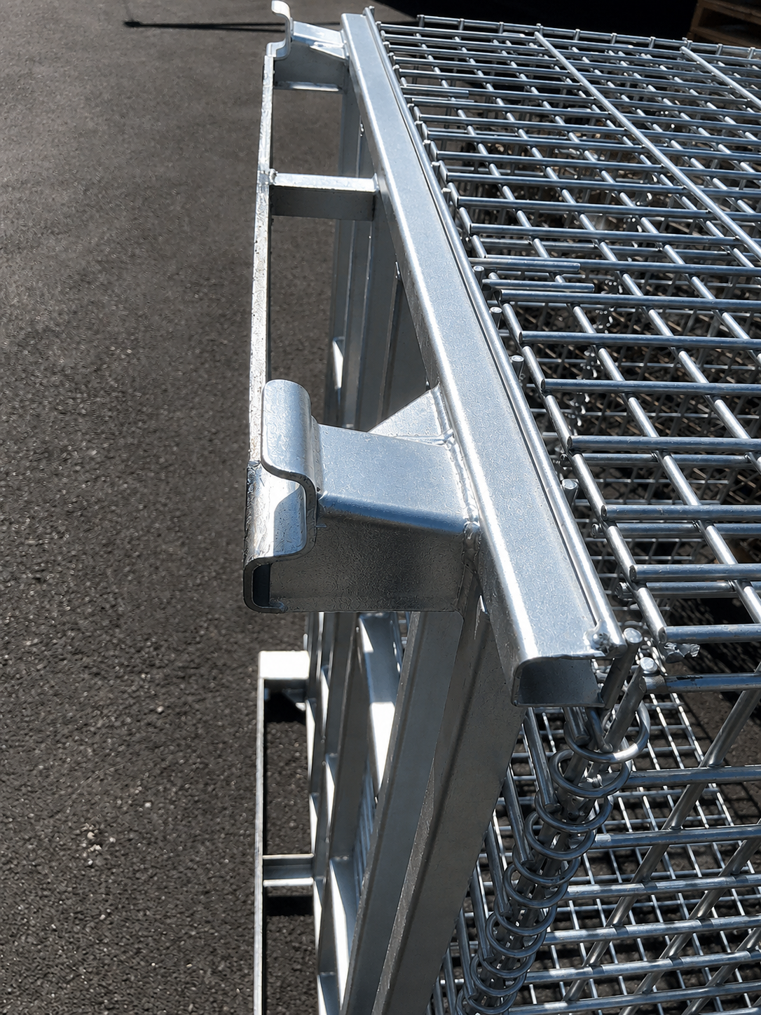 Heavy Duty Wire Container Base Heavy Duty Wire Container Base