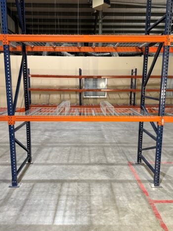 Pallet Rack with Flue Space Shelf Dividers