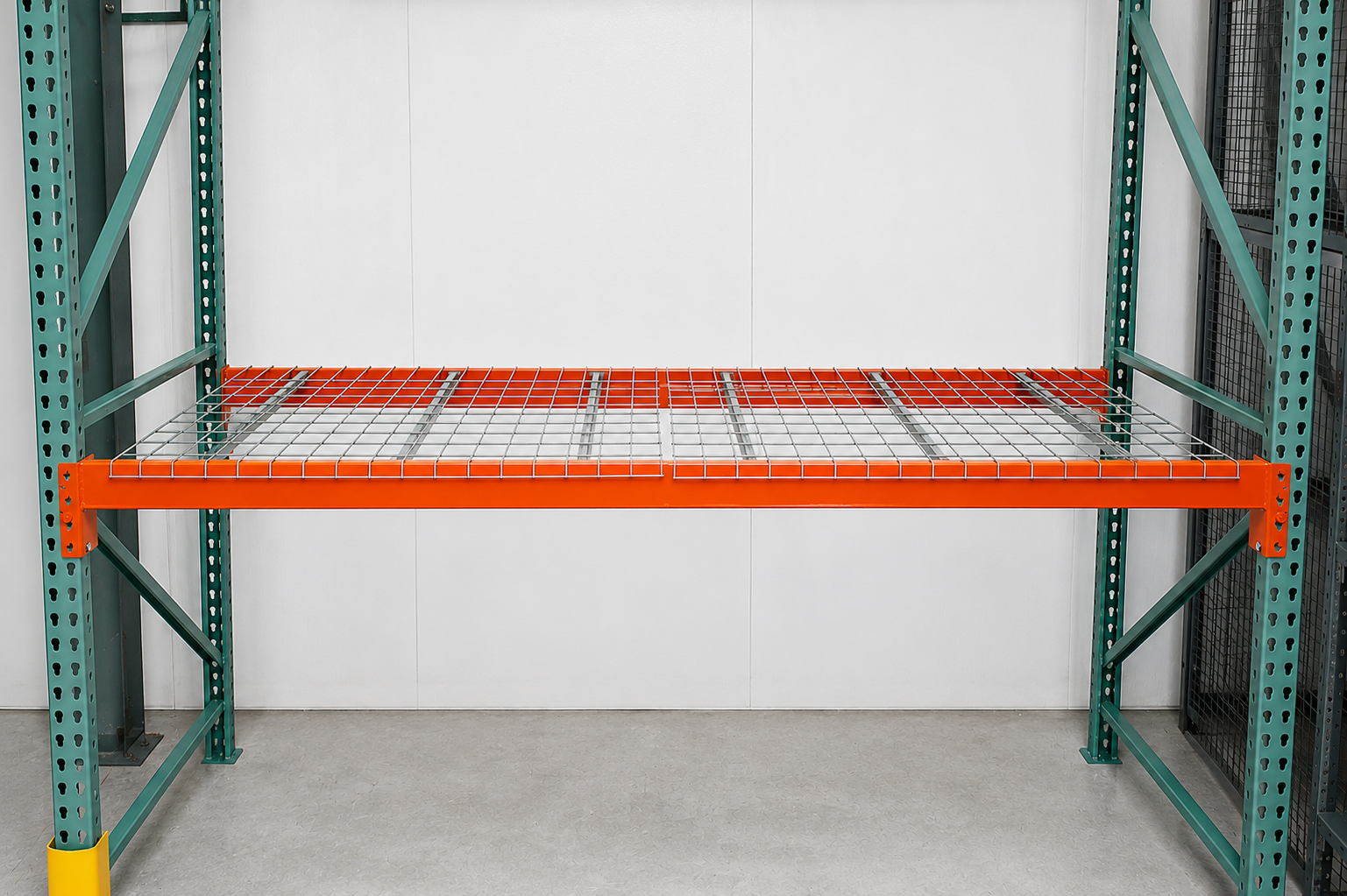Interlake Teardrop Pallet Rack with Wire Decking Interlake Teardrop Pallet Rack with Wire Decking