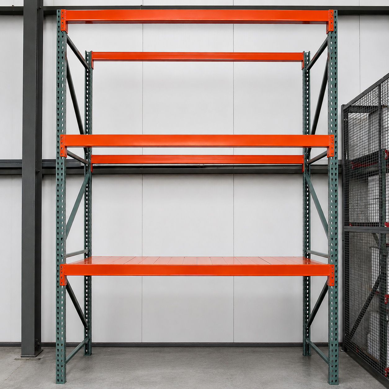 Teardrop Pallet Rack with Smooth Solid Steel Decking Teardrop Pallet Rack with Smooth Solid Steel Decking