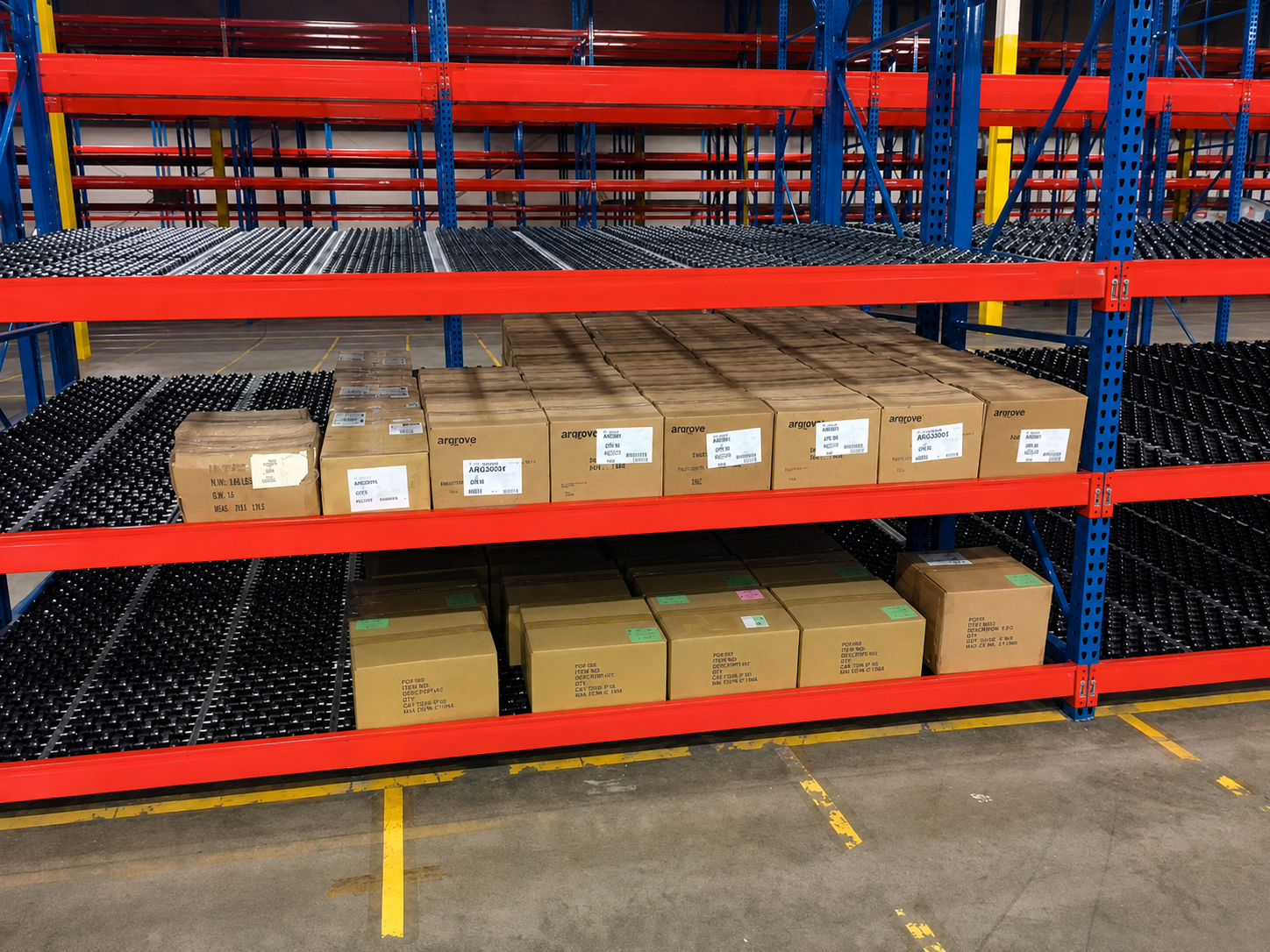 Staggered Plastic Wheel Crton Flow Beds in Pallet Rack Staggered Plastic Wheel Crton Flow Beds in Pallet Rack