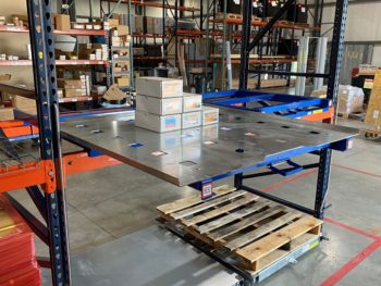 pull-out-shelf-pallet-racking-beams-floor-mounted-roll-out-racks