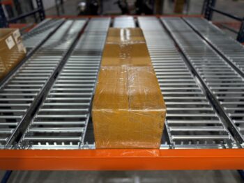 Full Width Aluminum Roller Carton Flow