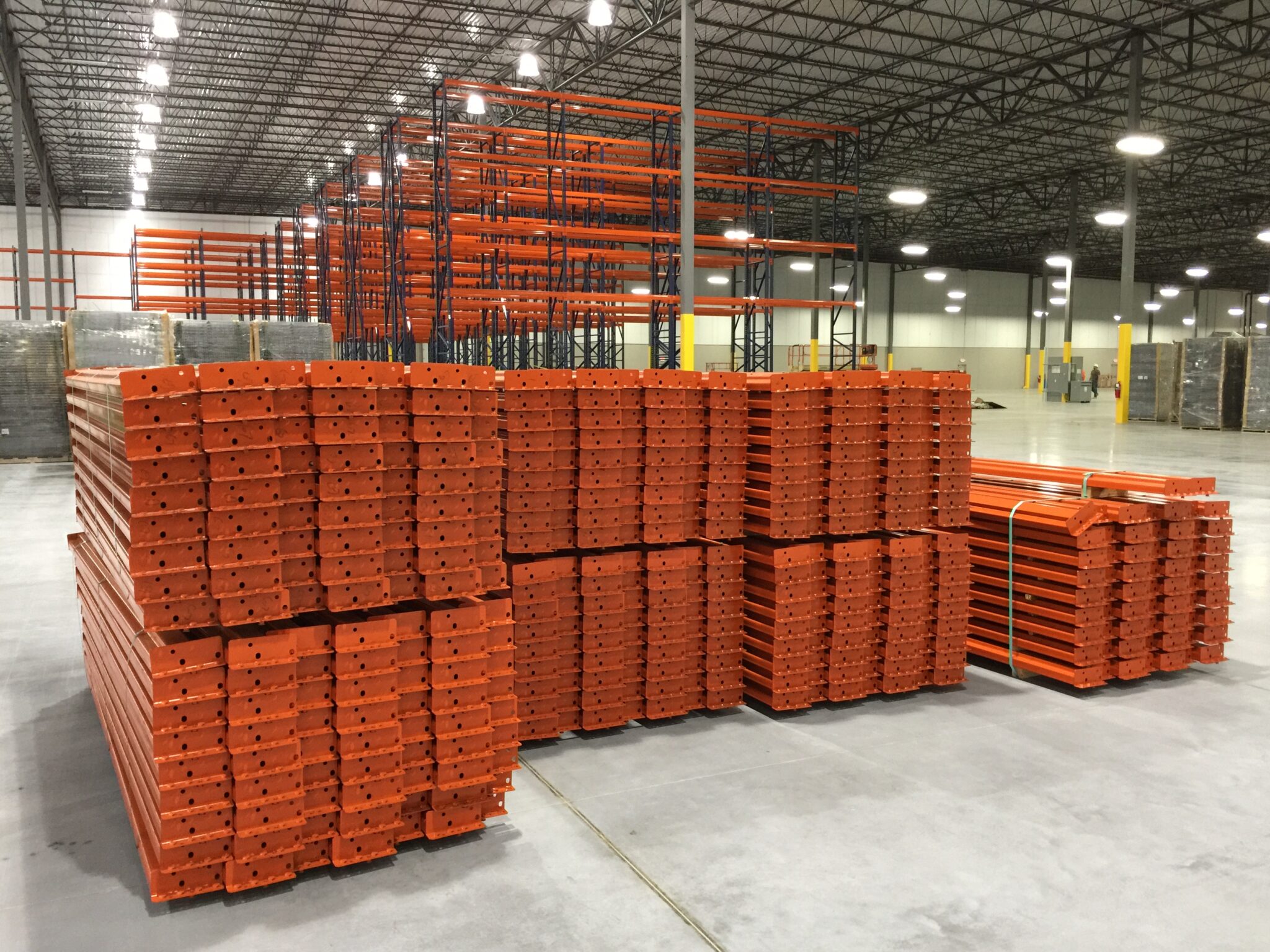 Pallet Racking & Wire Decking in Chicago, Illinois