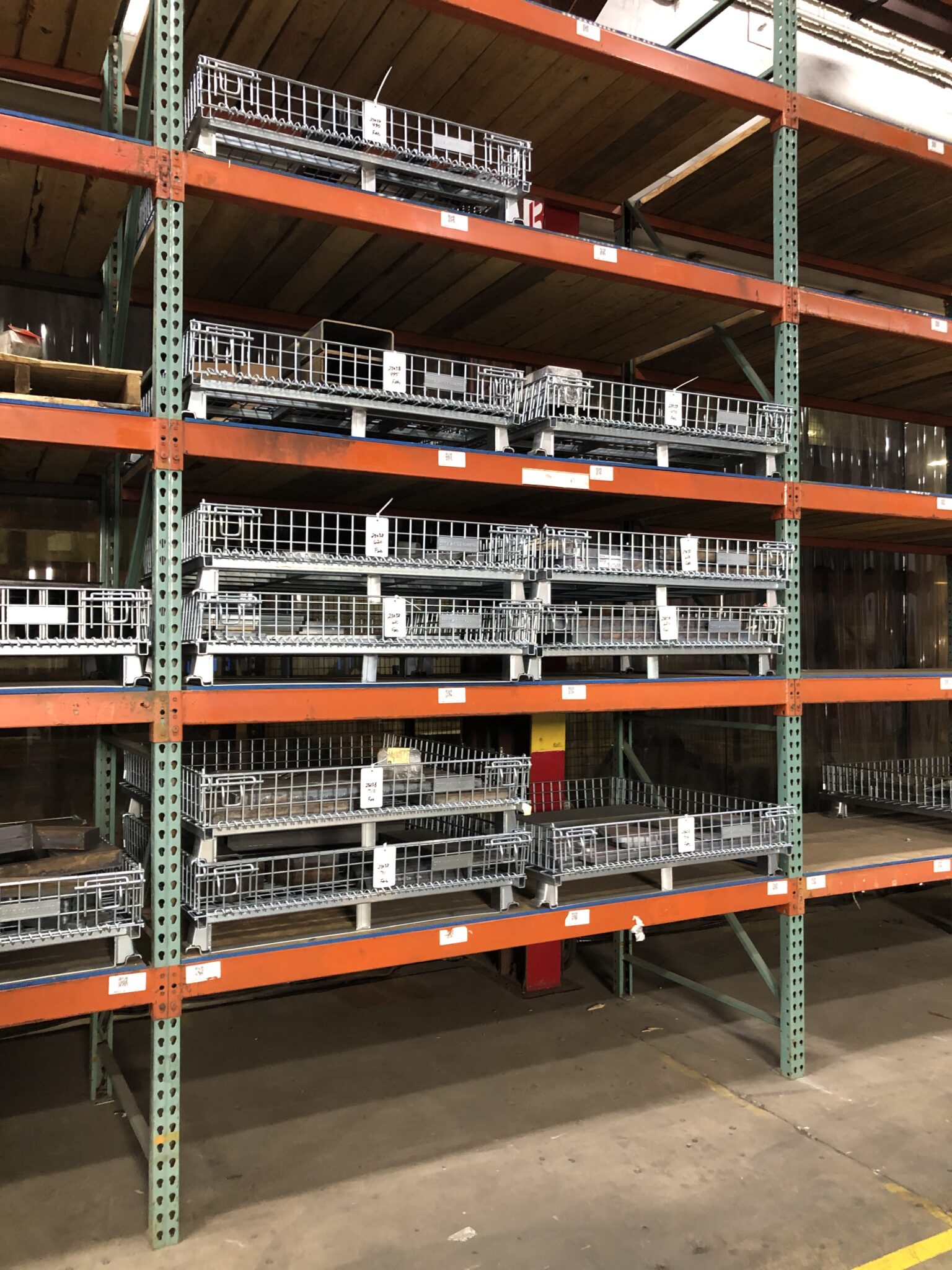 Wire Baskets & Containers Stored in Pallet Racking Warehouse Rack and