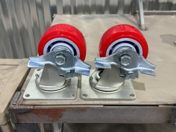 4x2 Polyurethane SwivelCasters with Brake in Galvanized Steel Frame 2