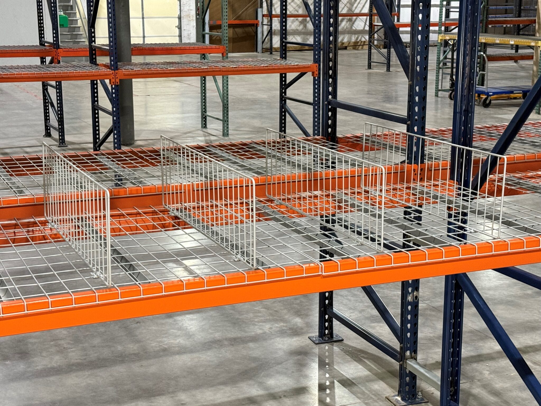 Warehouse Rack Vertical Wire Shelf Dividers | rackandshelf.com