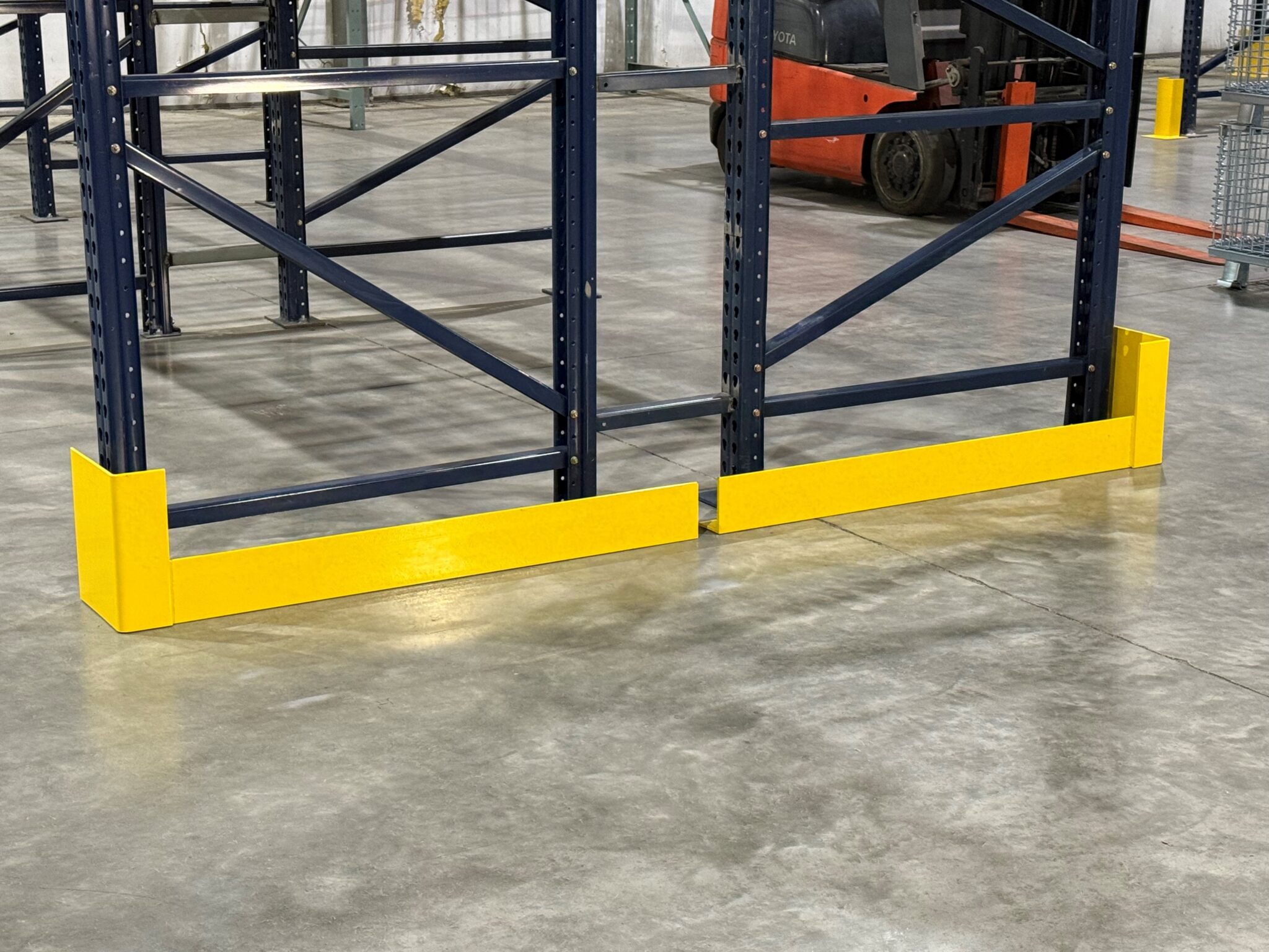 Low Profile End of Aisle Protector with L-Shaped Column Guard for ...