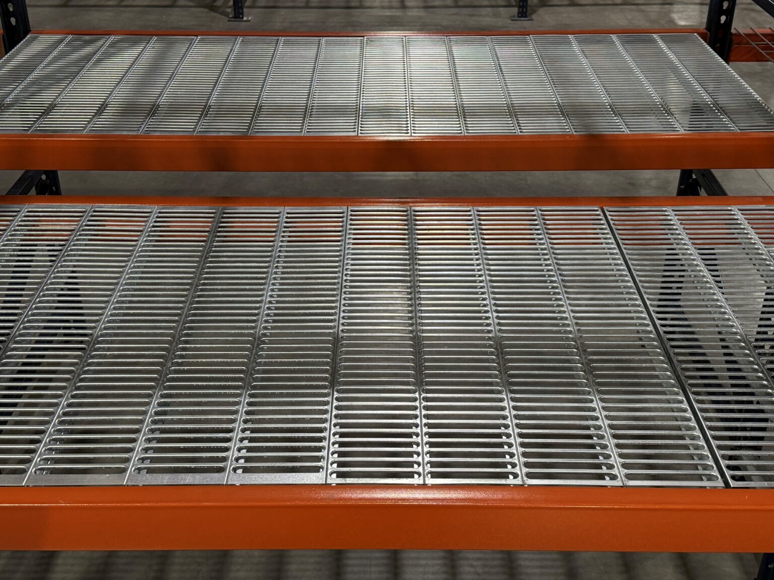 50% Open Punched Steel Pallet Rack Decking for Fire Safety