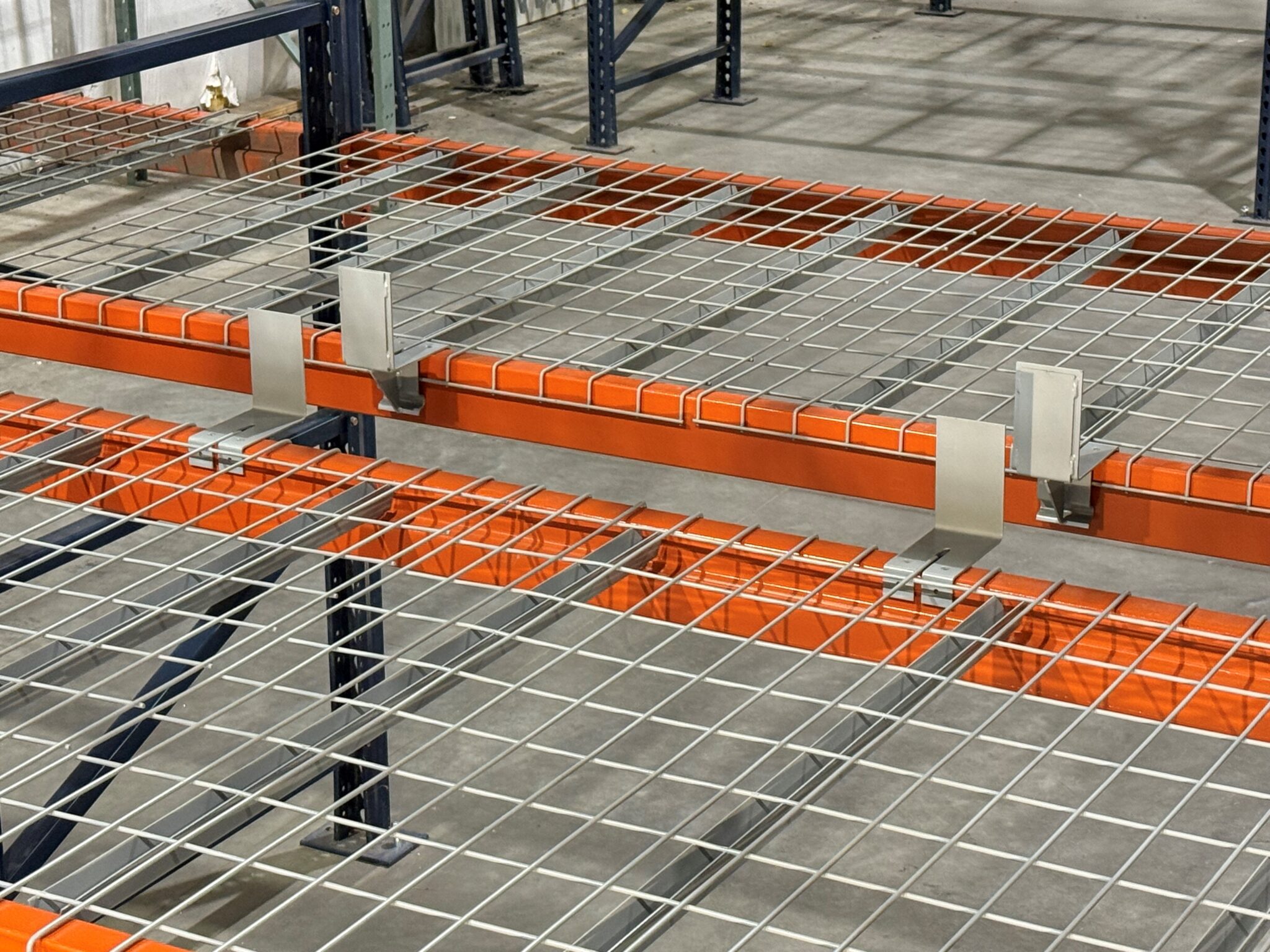 Single Pallet Stops for Flue Space Protection in Back-to-Back Rows of ...