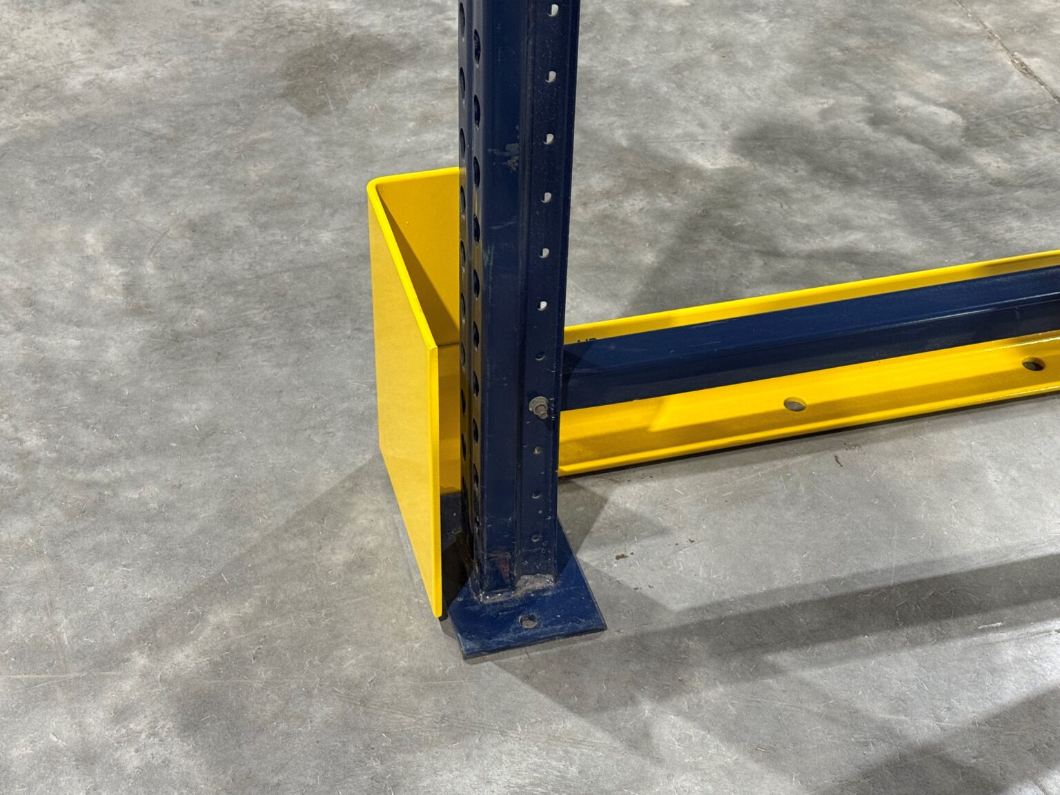 Low Profile End of Aisle Protector with L-Shaped Column Guard for ...