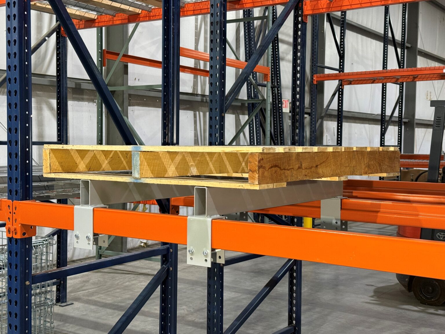 Heavy Duty Fork Entry Bars for Pallet Rack
