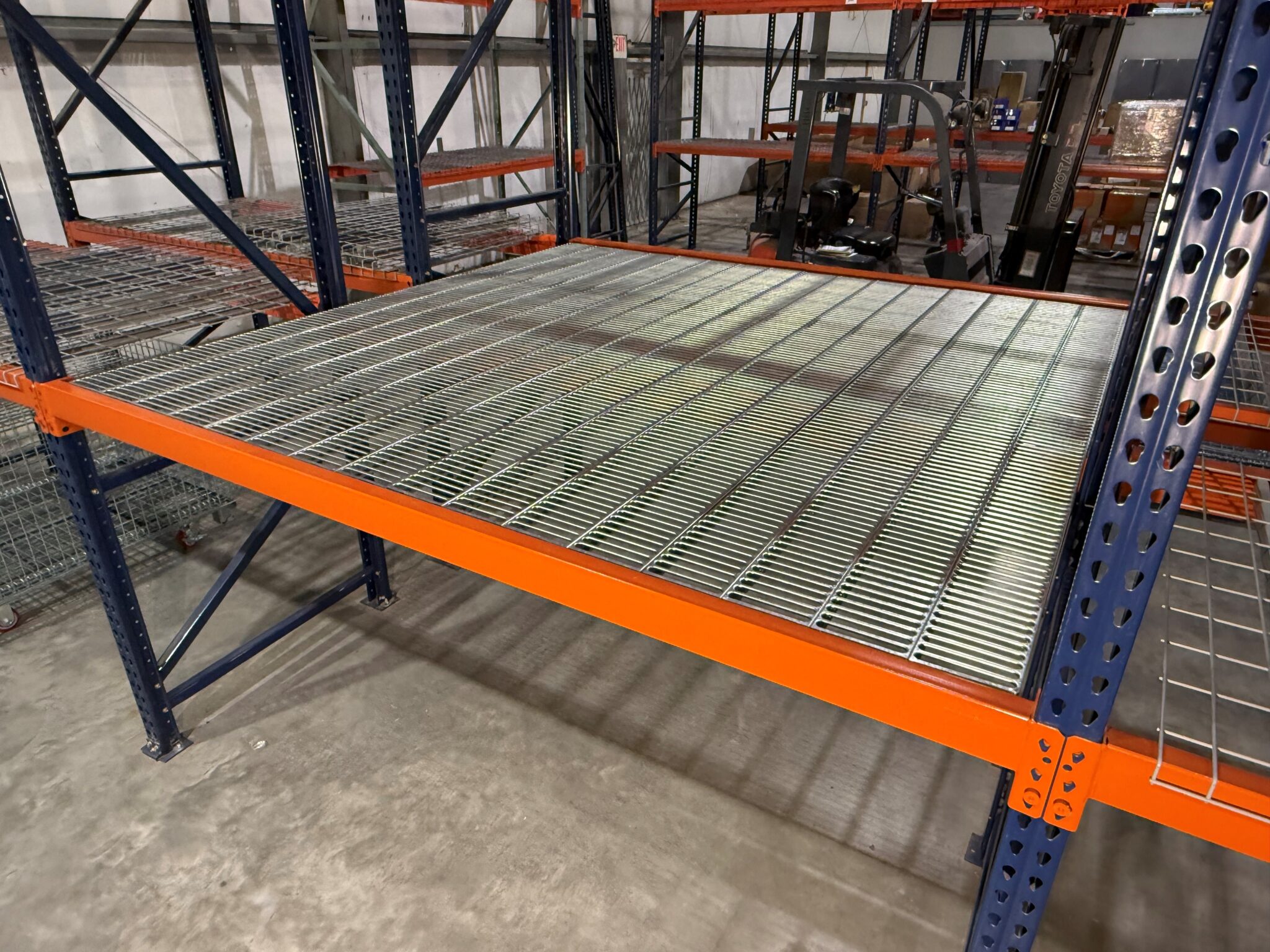 32 Inch Deep Pallet Racking ProDeck50 Punched Decking for Double Deep Pallet Rack