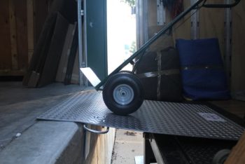 Aluminum-dock-plate-with-hand-truck
