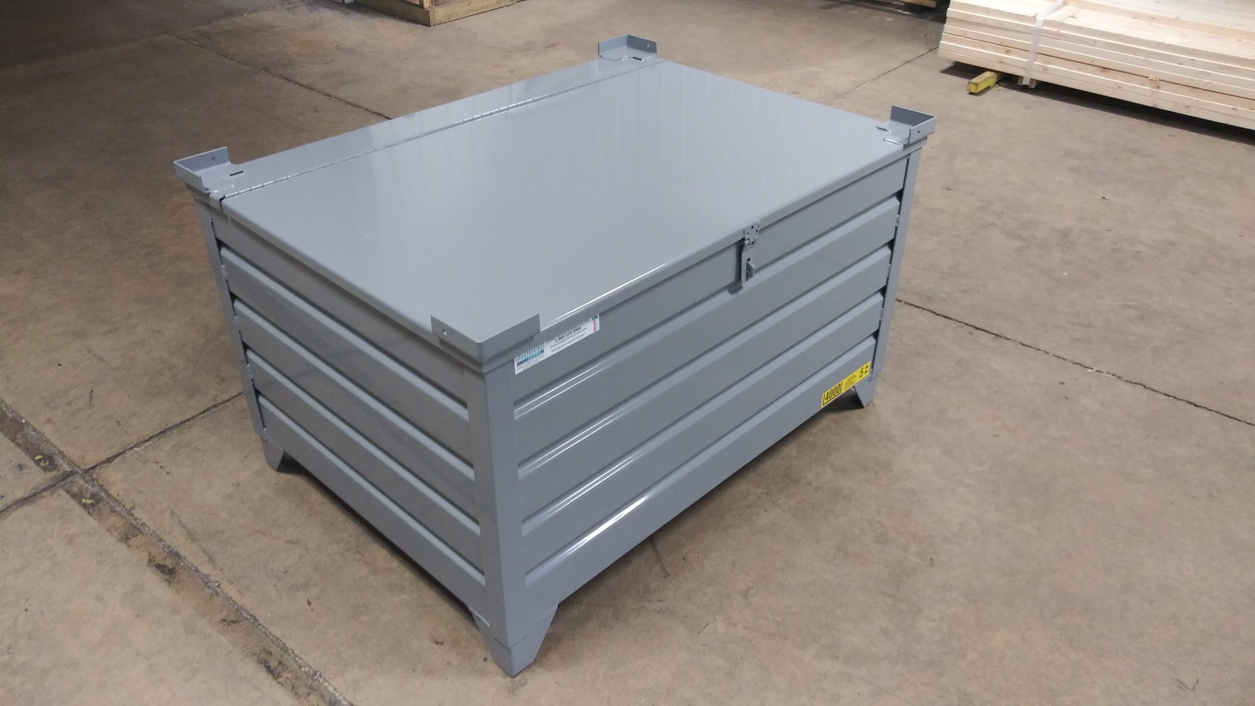 Metal Container with Locking Hinged Lid