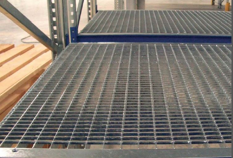 Hottest Trend in Warehousing: Replacing Damaged Wire Decking with HD Bar Grate Decking