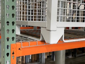 Rigid Wire Container with Runners on Pallet Rack