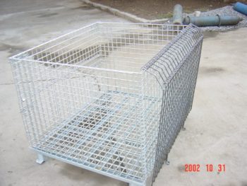 Wire basket with attached LID-2
